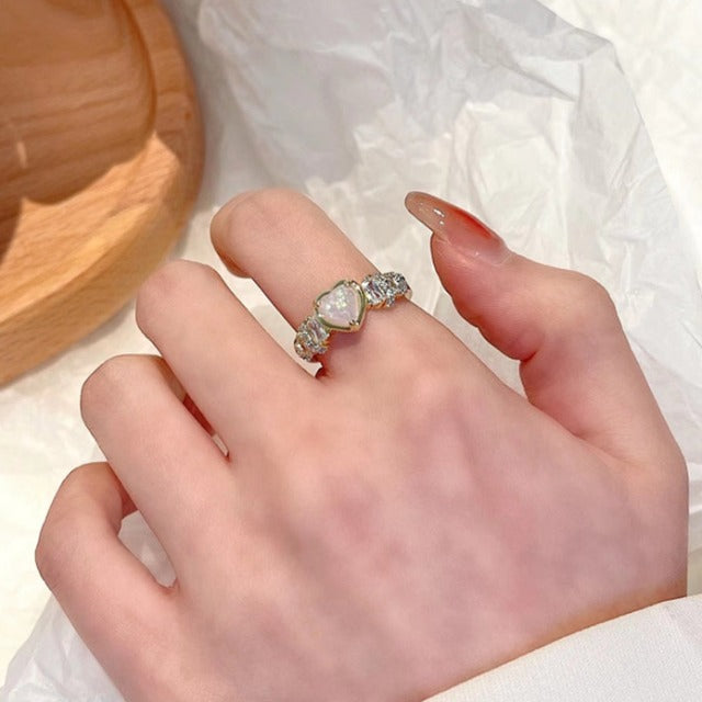 Naisten timanttinen sydänsormus