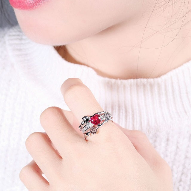 Hopeinen naisten kallo-sormus