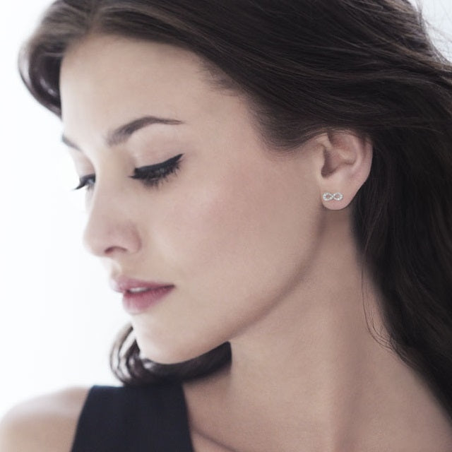 Hopeinen Infinity Korvakoru