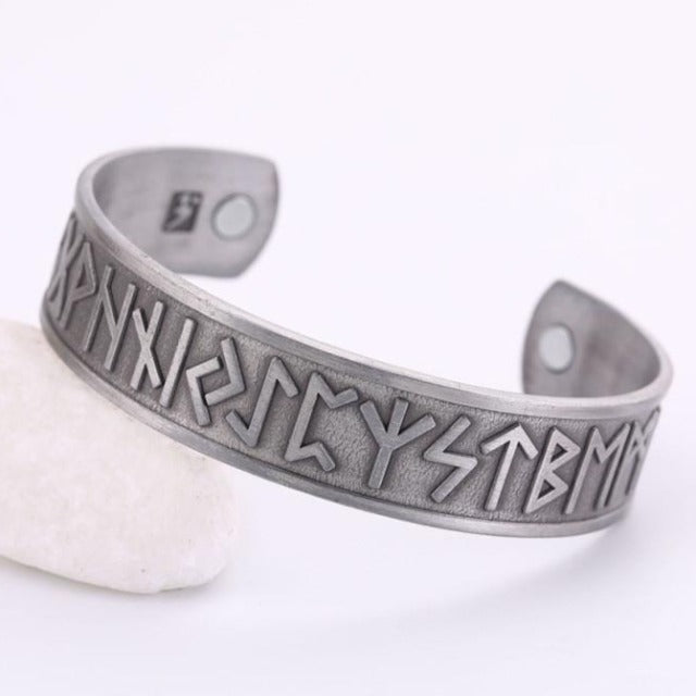 Kelttirannekoru miehelle