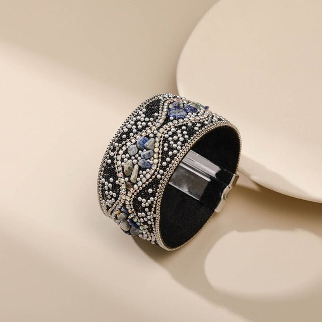 Musta luonnonkivinen ranneke naisille