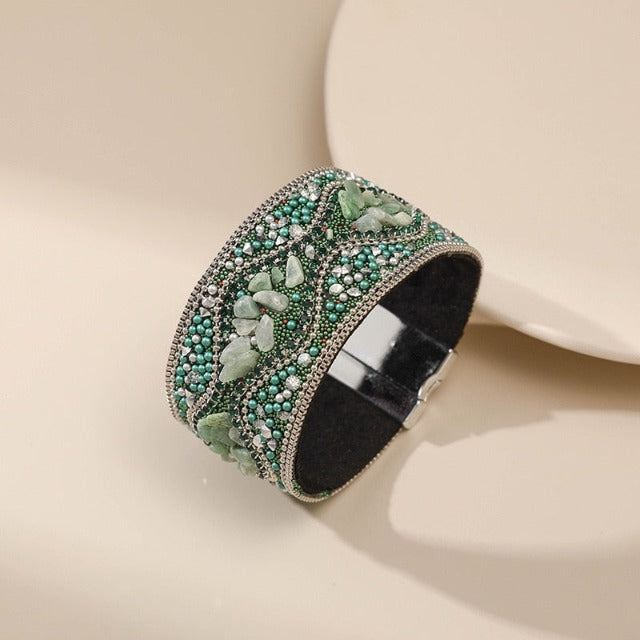 Vihreä luonnonkivinen ranneke naisille