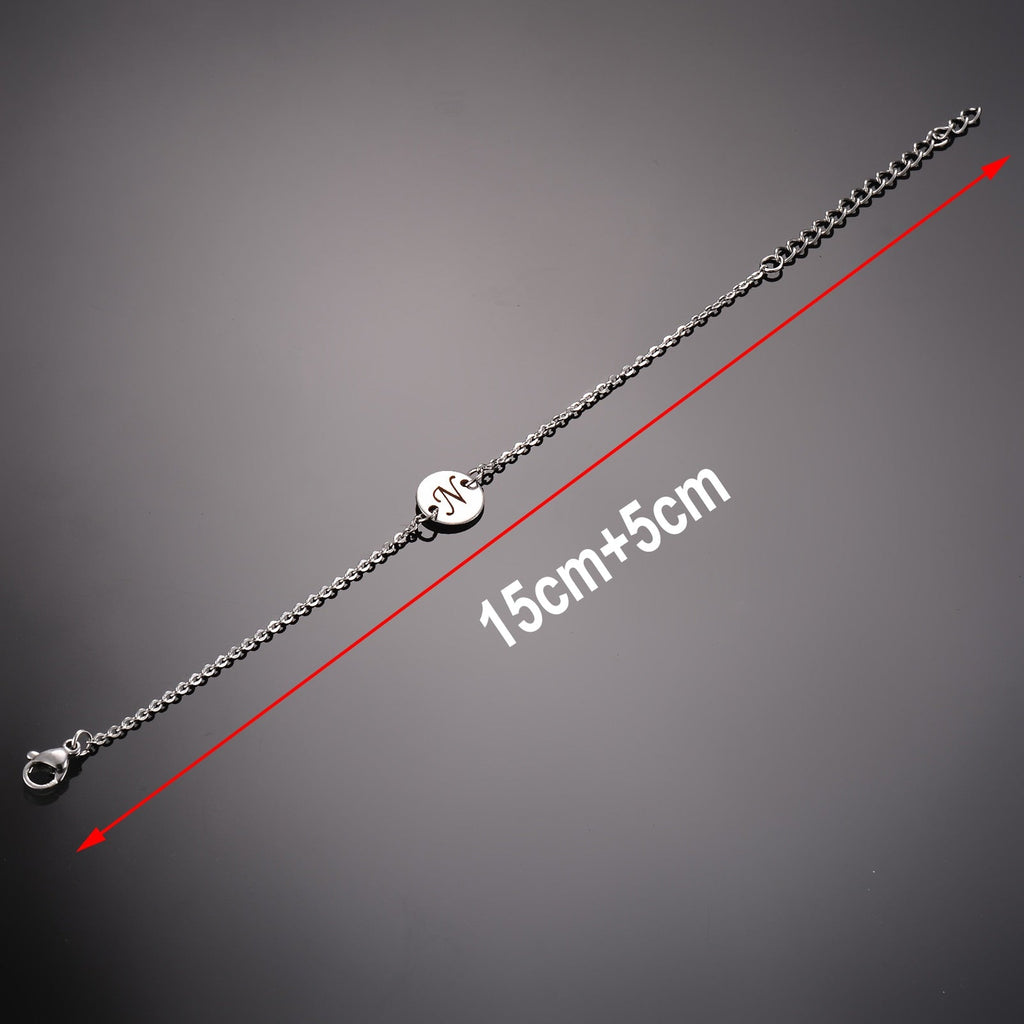 Rannekoru vauvalle nimikirjain