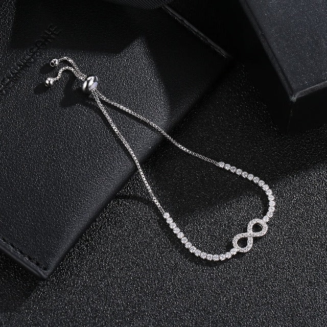 Rannekoru äärettömyyden symboli hopea