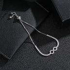 Rannekoru äärettömyyden symboli hopea