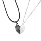 Sydän-kaulakoru pariskunnalle