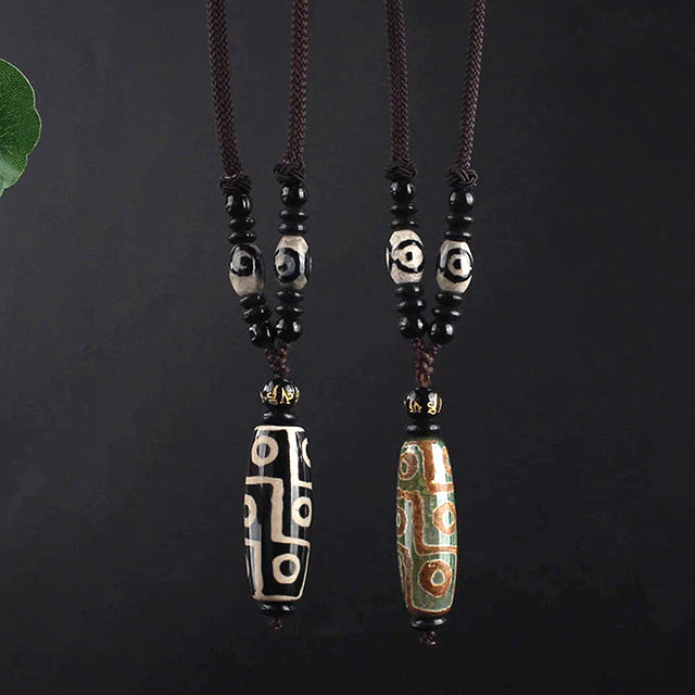 Tiibetiläinen kaulakoru