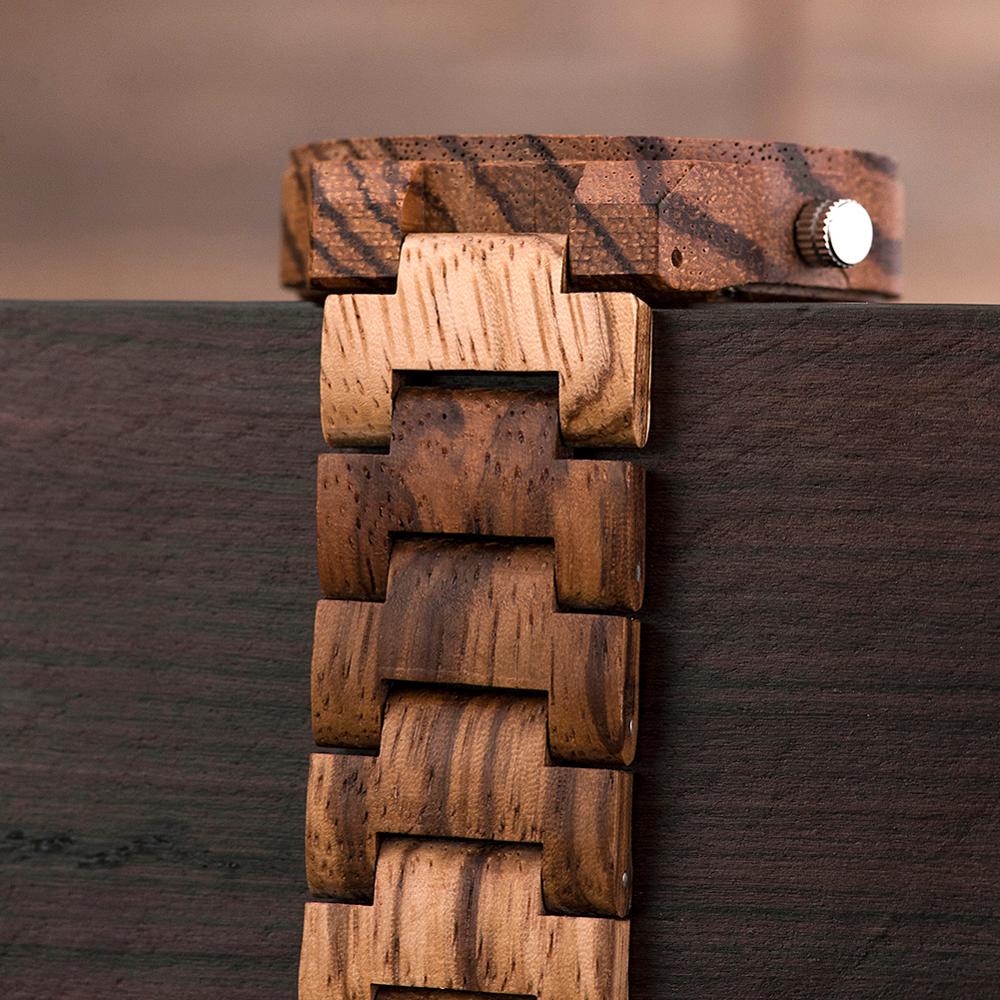 Miesten viikinkikello puisella puulla