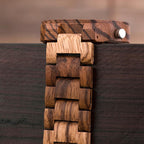 Miesten viikinkikello puisella puulla